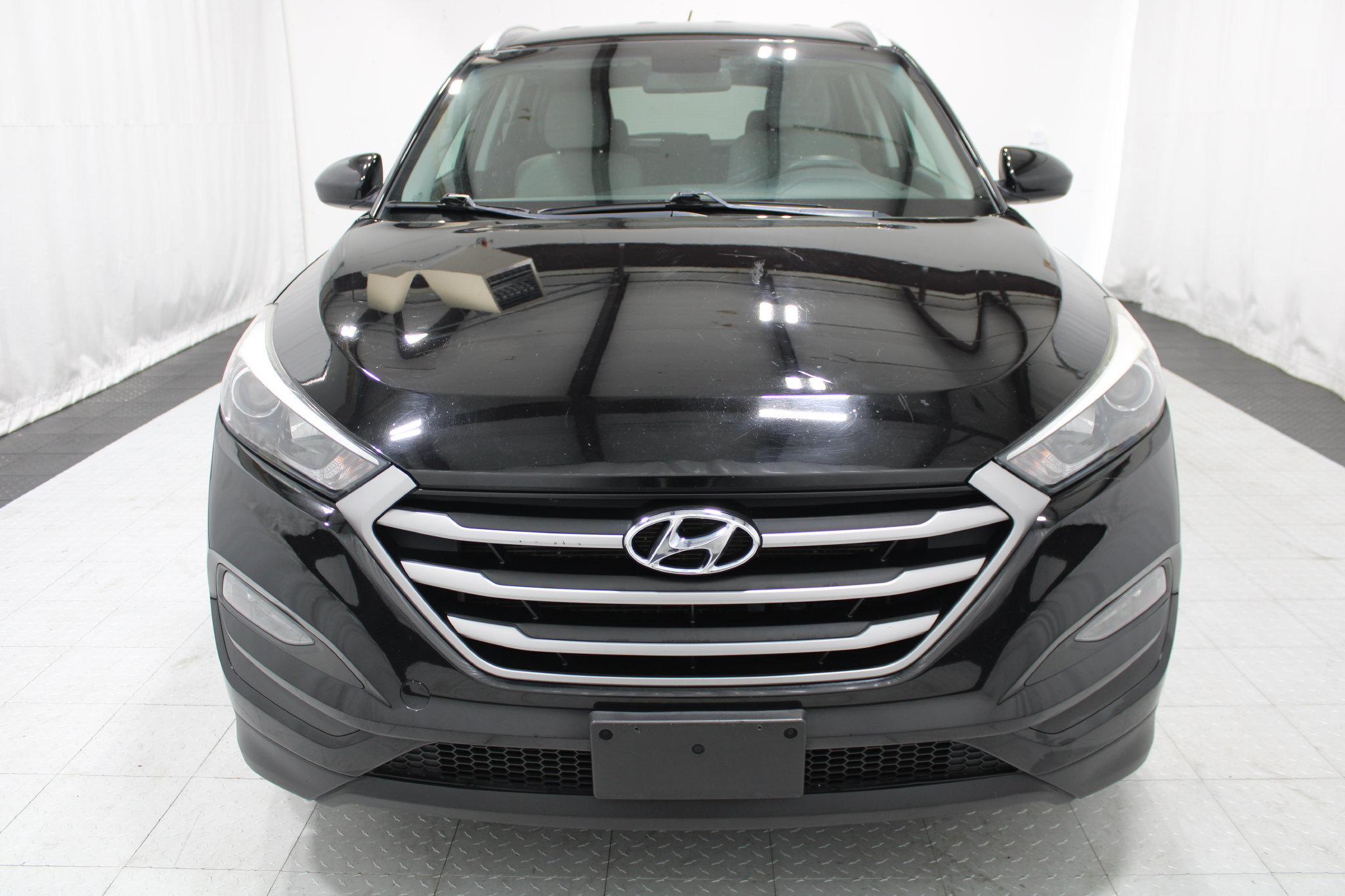 Used 2017 Hyundai Tucson SE w/ SE Popular Package 02 AWD/4WD image 3