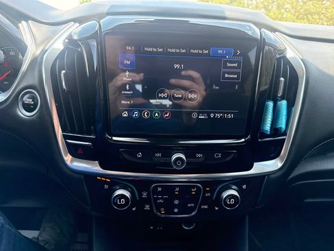 Used 2021 Chevrolet Traverse Premier w/ Redline Edition FWD image 21