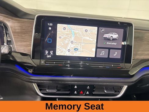 Used 2025 Volkswagen Atlas SEL image 16