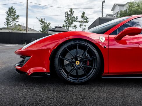 Used 2019 Ferrari 488 Pista Coupe RWD image 32