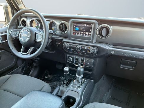 Used 2023 Jeep Wrangler Unlimited AWD/4WD image 14