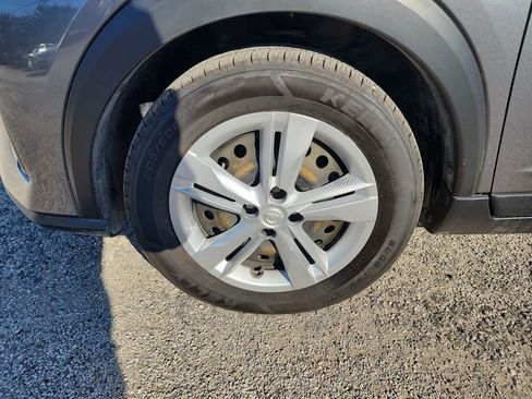 Used 2023 Nissan Kicks S image 11