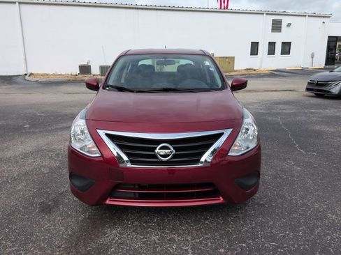 Certified 2017 Nissan Versa SV FWD image 9