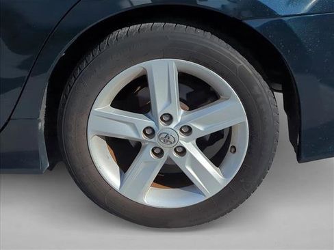Used 2014 Toyota Camry SE image 9