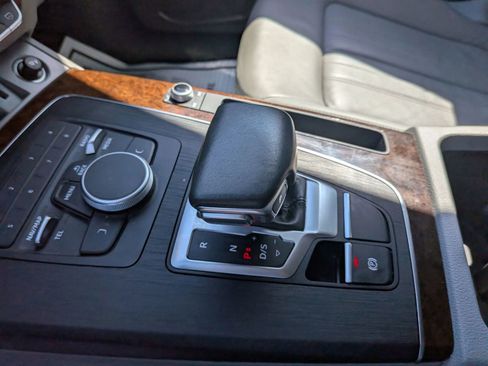 Used 2020 Audi Q5 2.0T Premium image 63