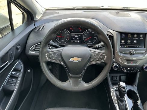 Used 2019 Chevrolet Cruze LT w/ Convenience Package image 14
