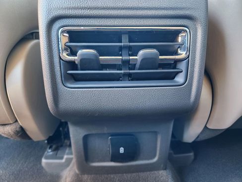 Used 2024 Lincoln Corsair Grand Touring image 34