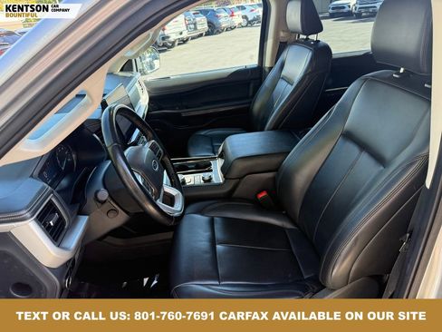 Used 2024 Ford Expedition XLT image 32