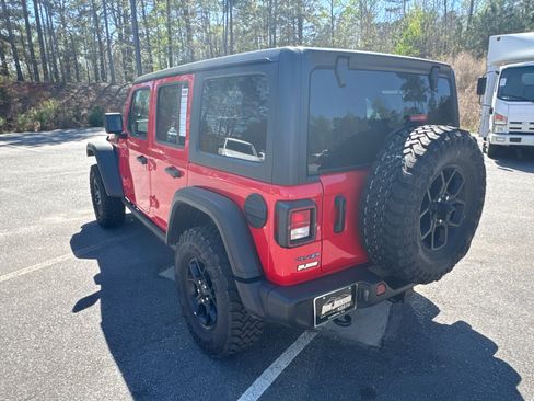 Used 2025 Jeep Wrangler Willys AWD/4WD image 8