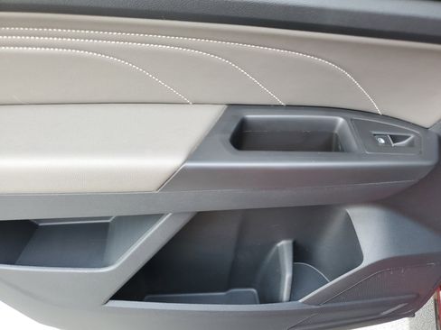 Used 2022 Volkswagen Atlas Cross Sport SE image 12