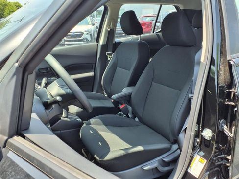 New 2025 Nissan Kicks Play S image 5