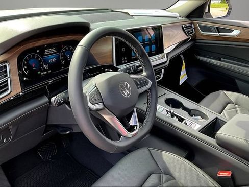 New 2026 Volkswagen Atlas SE FWD image 7