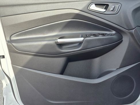 Used 2019 Ford Escape SE image 9