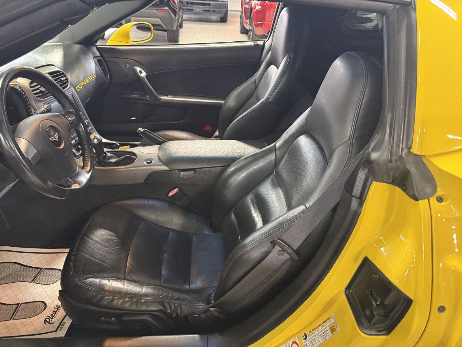 Used 2007 Chevrolet Corvette Coupe w/ Preferred Equipment Group RWD image 12
