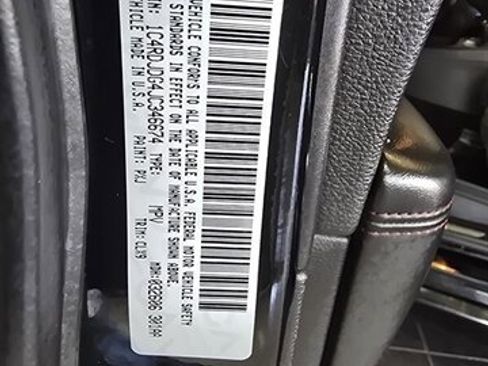 Used 2018 Dodge Durango GT image 36