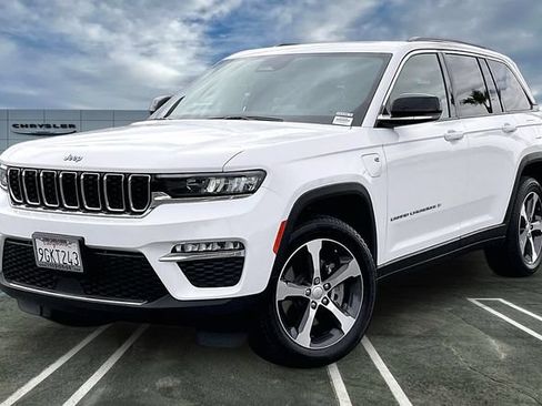 Used 2023 Jeep Grand Cherokee 4WD 4xe image 1