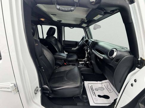 Used 2015 Jeep Wrangler Unlimited Sahara w/ Dual Top Group AWD/4WD image 26
