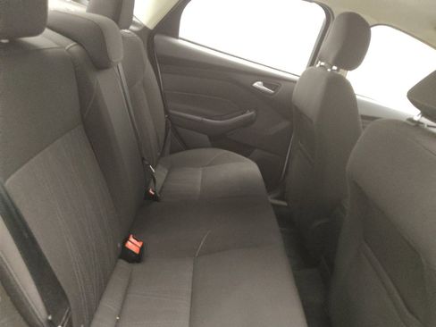 Used 2017 Ford Focus SE FWD image 19