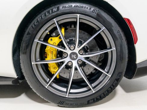 Certified 2021 Ferrari 812 GTS image 23