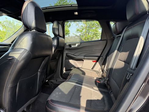 Used 2023 Ford Escape ST-Line w/ Tech Pack #1 AWD/4WD image 10