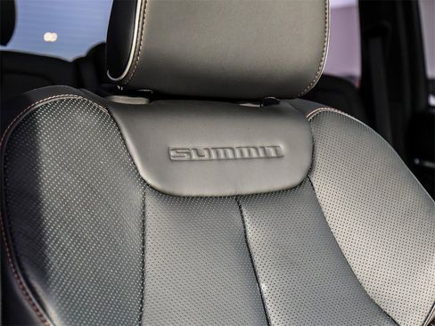 Used 2025 Jeep Grand Cherokee Summit image 18