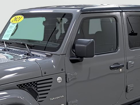 Used 2021 Jeep Wrangler Unlimited Sahara w/ Cold Weather Group image 8