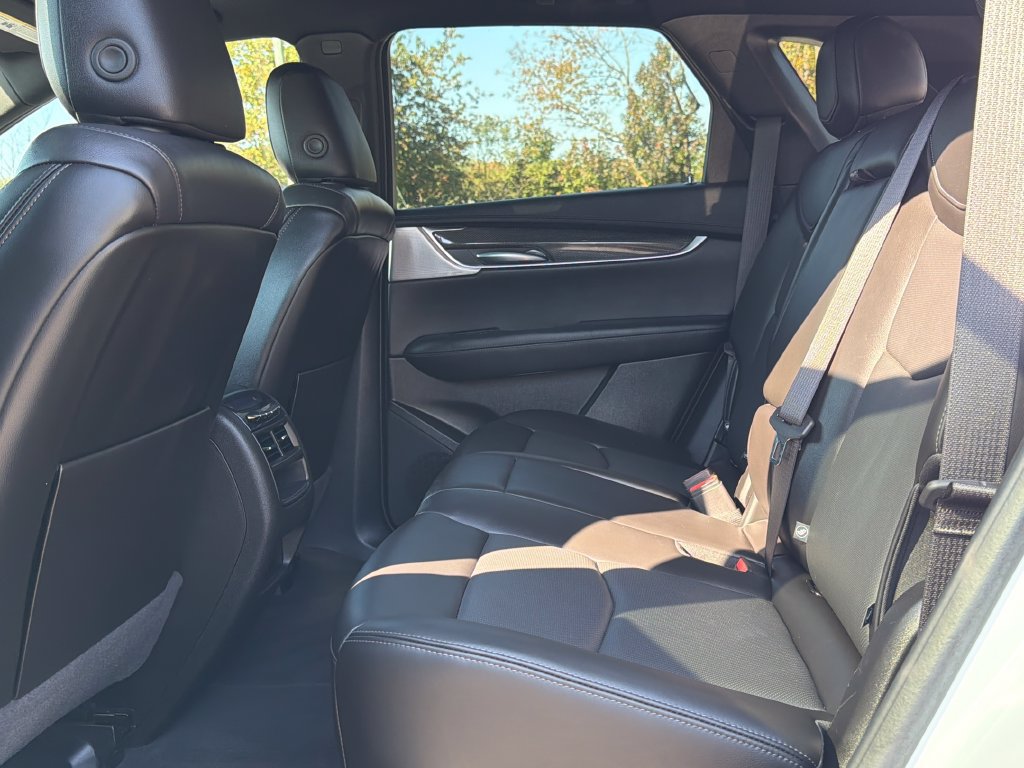 Used 2024 Cadillac XT5 Sportv w/ Technology Package AWD/4WD image 11