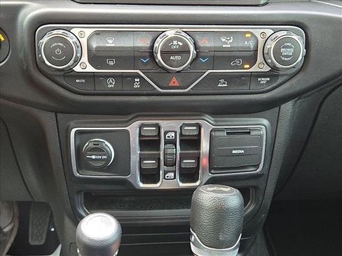 Used 2021 Jeep Wrangler Unlimited Sport AWD/4WD image 14