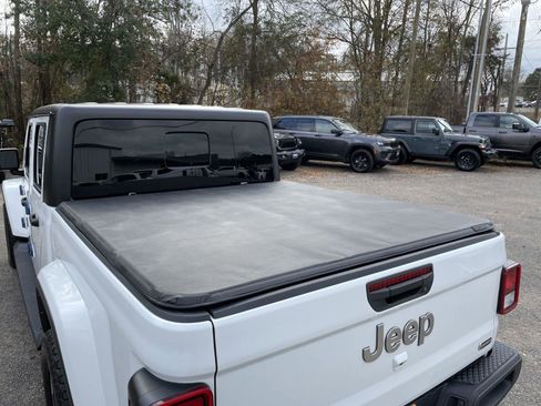 Certified 2022 Jeep Gladiator Overland w/ Popular Equipment Package image 38