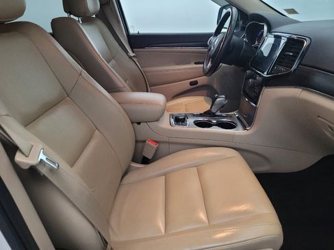 Used 2019 Jeep Grand Cherokee Limited AWD/4WD image 21