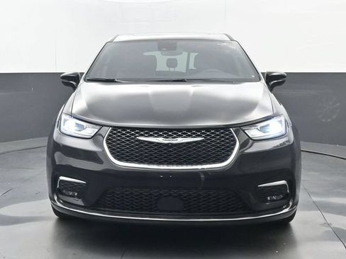 Used 2026 Chrysler Pacifica Limited FWD image 5