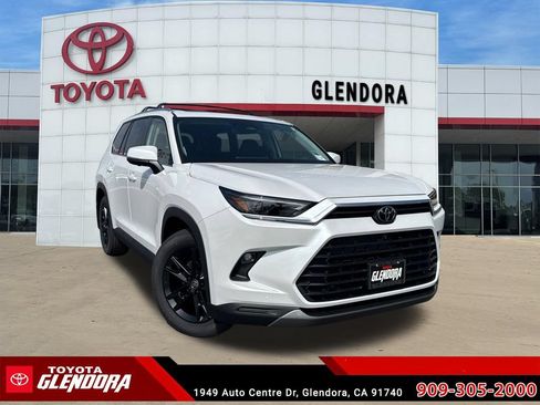 New 2026 Toyota Grand Highlander FWD image 2