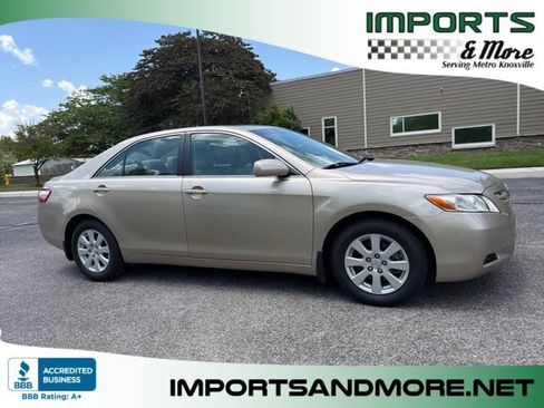 Used 2009 Toyota Camry XLE FWD image 1