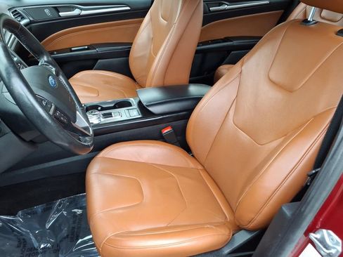 Used 2019 Ford Fusion Energi Titanium FWD image 16