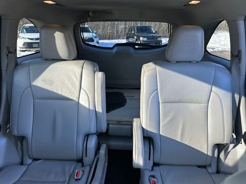 Certified 2019 Toyota Highlander XLE w/ Carpet Mat Package (TMS) image 42