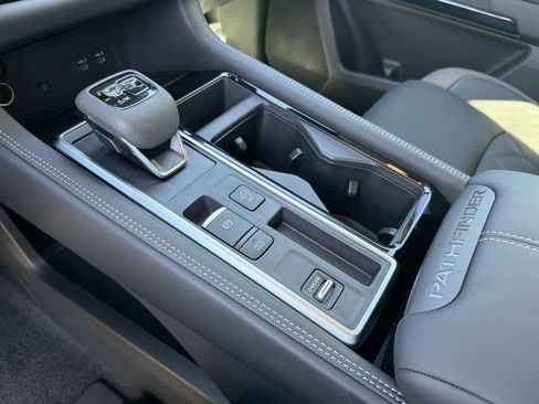 New 2026 Nissan Pathfinder Platinum w/ Cargo Package FWD image 9