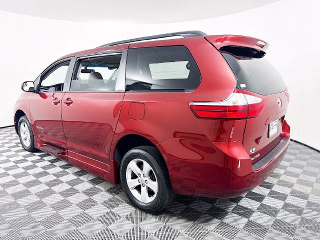 Used 2017 Toyota Sienna LE FWD image 20