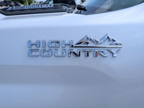 Used 2025 Chevrolet Silverado 2500 High Country w/ Technology Package AWD/4WD image 53