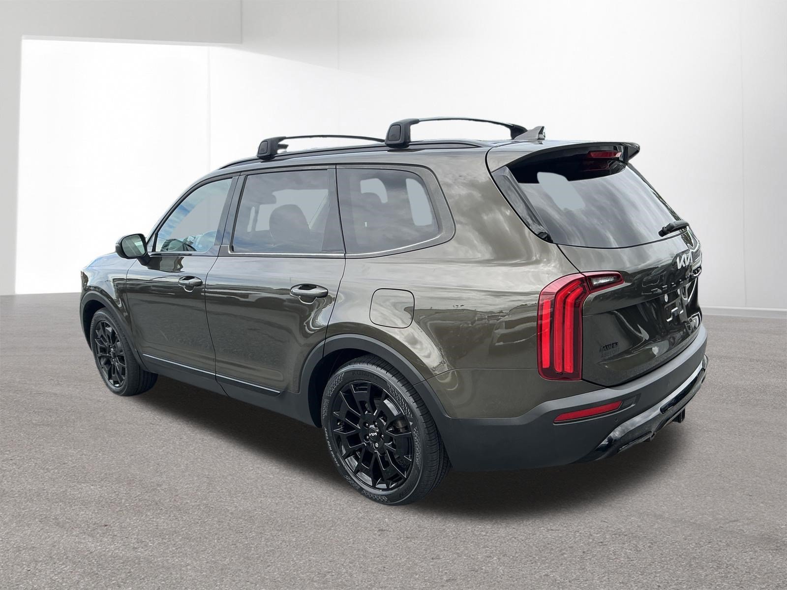 Used 2022 Kia Telluride EX w/ EX Premium Package AWD/4WD image 5
