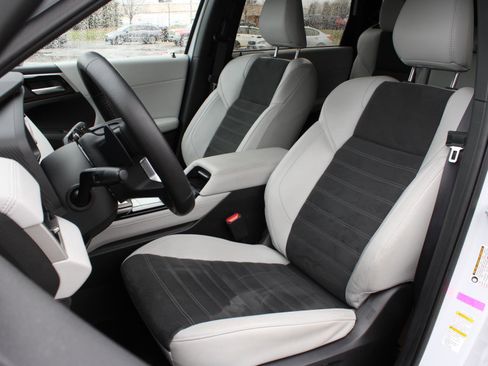 Used 2025 Mitsubishi Outlander SE AWD/4WD image 15