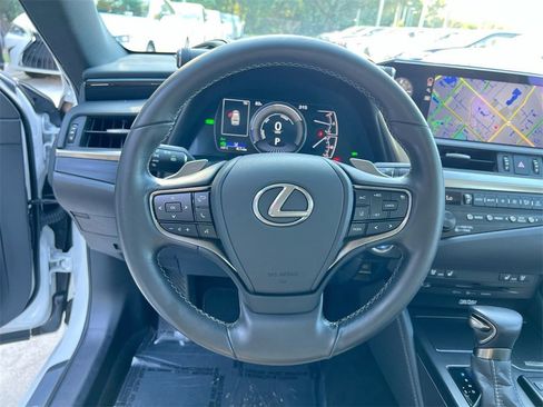 Certified 2020 Lexus ES 300h w/ Premium Package image 13