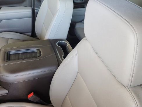 Used 2022 Chevrolet Tahoe LT w/ Luxury Package image 21