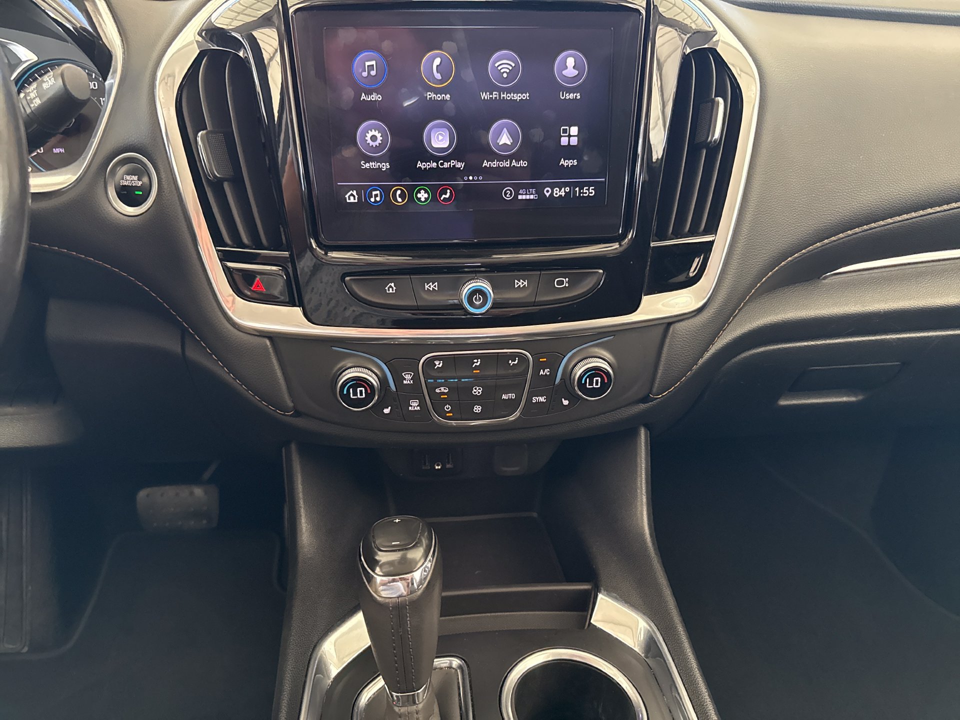 Used 2020 Chevrolet Traverse LT w/ Driver Confidence II Package AWD/4WD image 9
