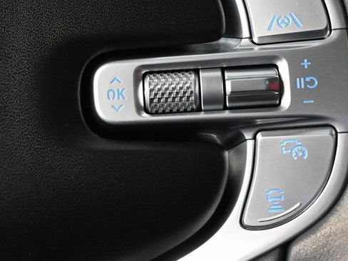 Used 2022 Genesis GV80 3.5T Prestige Signature w/ Winter Weather Package image 13