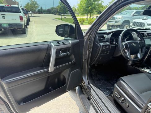 Used 2015 Toyota 4Runner SR5 Premium RWD image 9