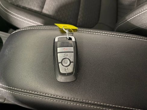 Used 2025 Ford Escape Active image 27