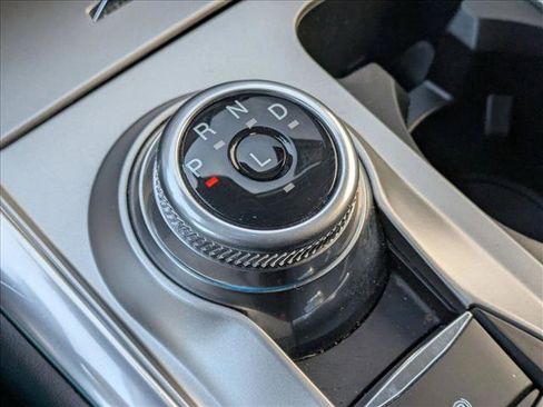 Used 2021 Ford Explorer XLT w/ Equipment Group 202A image 12