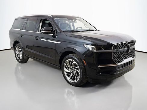 Used 2025 Lincoln Navigator Reserve AWD/4WD image 44
