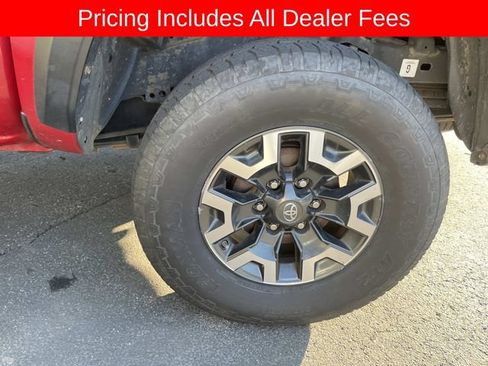 Used 2019 Toyota Tacoma TRD Off-Road w/ Technology Package AWD/4WD image 4