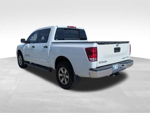 Used 2014 Nissan Titan SV w/ SV Value Truck Package AWD/4WD image 5